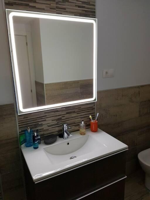 Beautiful Apartment In La Carihuela, Τορρεμολίνος Εξωτερικό φωτογραφία
