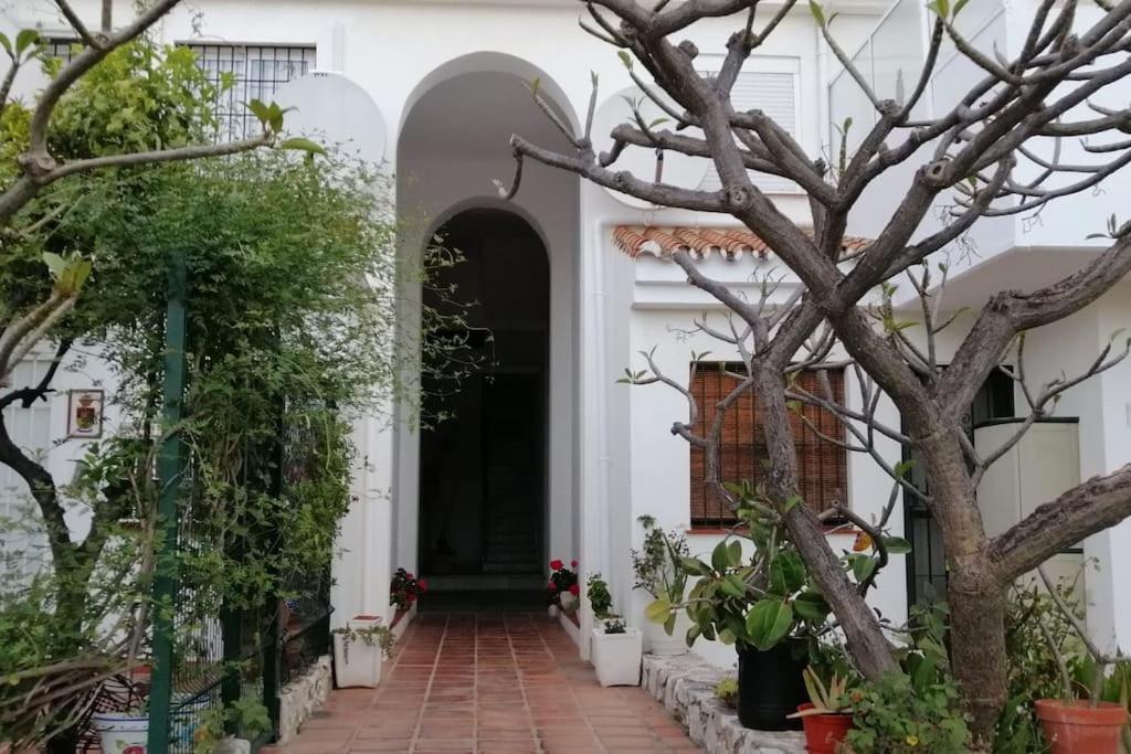 Beautiful Apartment In La Carihuela, Τορρεμολίνος Εξωτερικό φωτογραφία