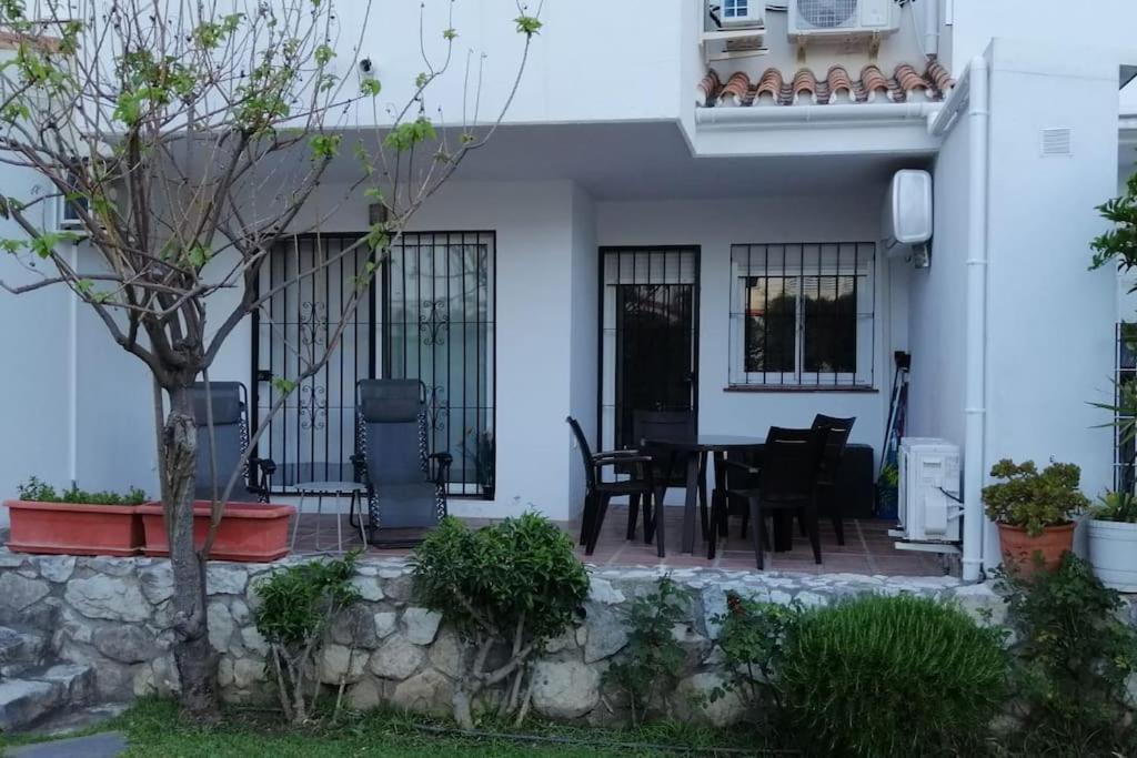 Beautiful Apartment In La Carihuela, Τορρεμολίνος Εξωτερικό φωτογραφία